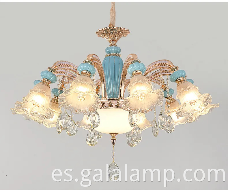 Elegante candelabro de cerámica francesa para el ambiente del comedor